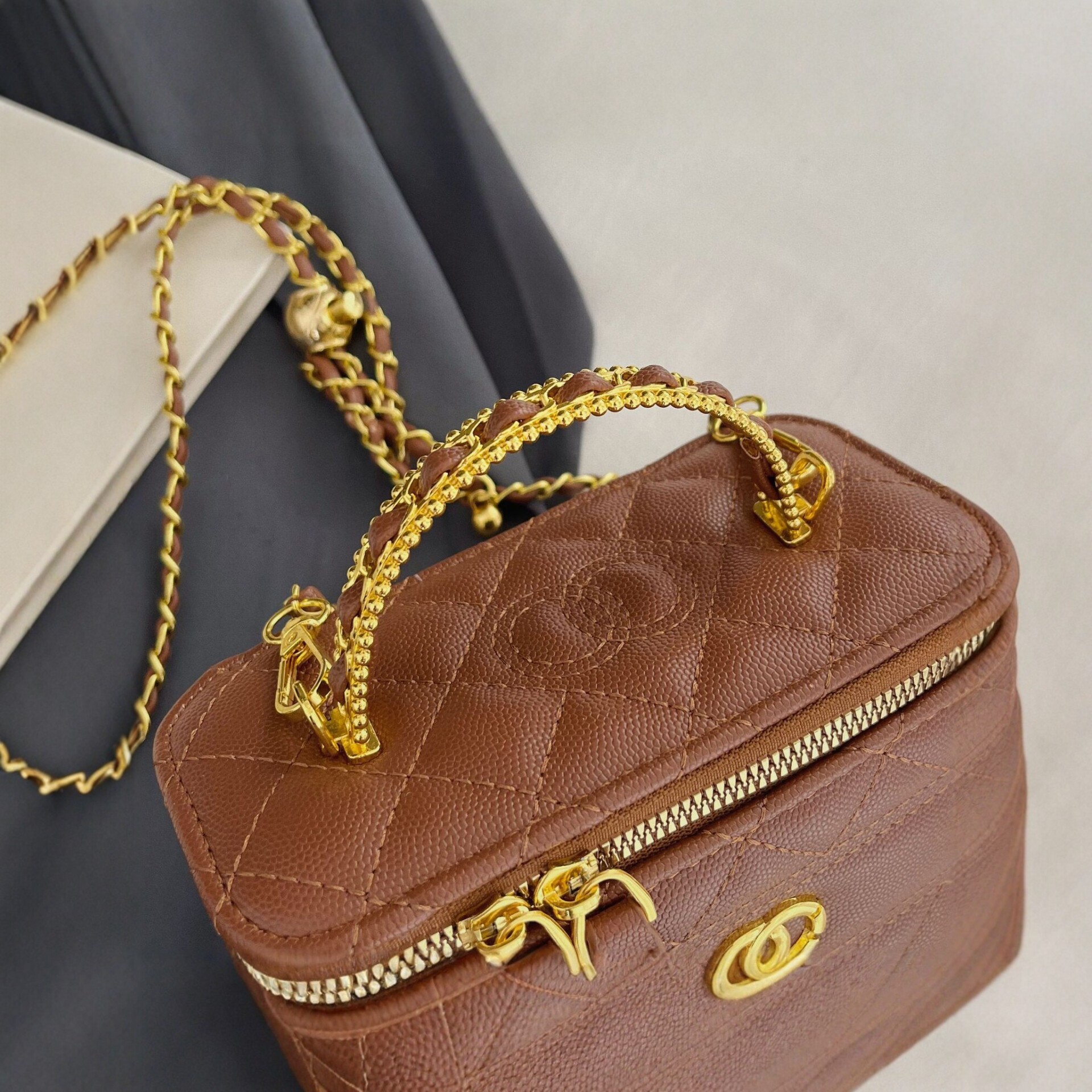 Women Small Box Crossbody Bag, PU Leather Quilted Chain Shoulder Bag with Embroidery, Mini Square Handbag for Daily Wear