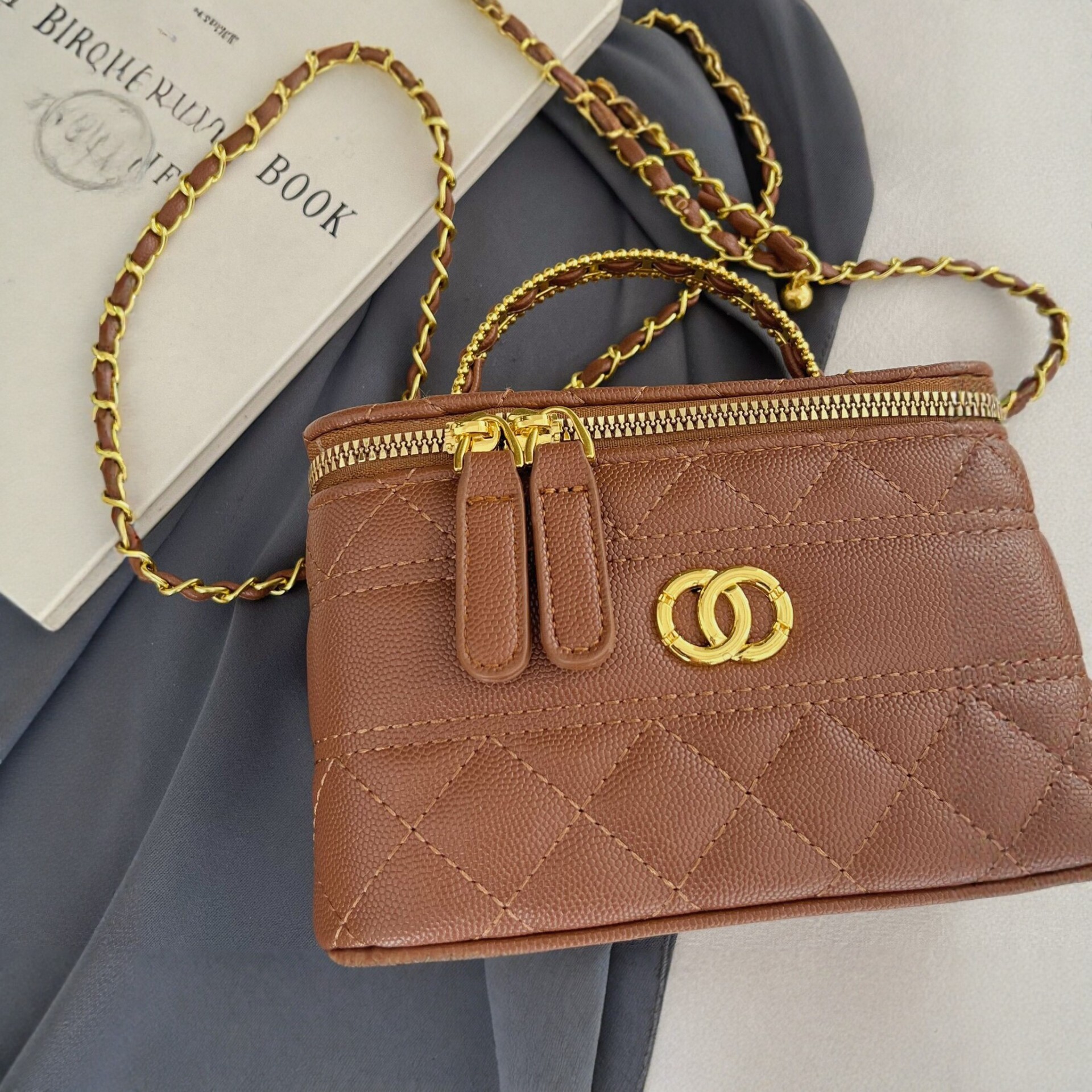 Women Small Box Crossbody Bag, PU Leather Quilted Chain Shoulder Bag with Embroidery, Mini Square Handbag for Daily Wear