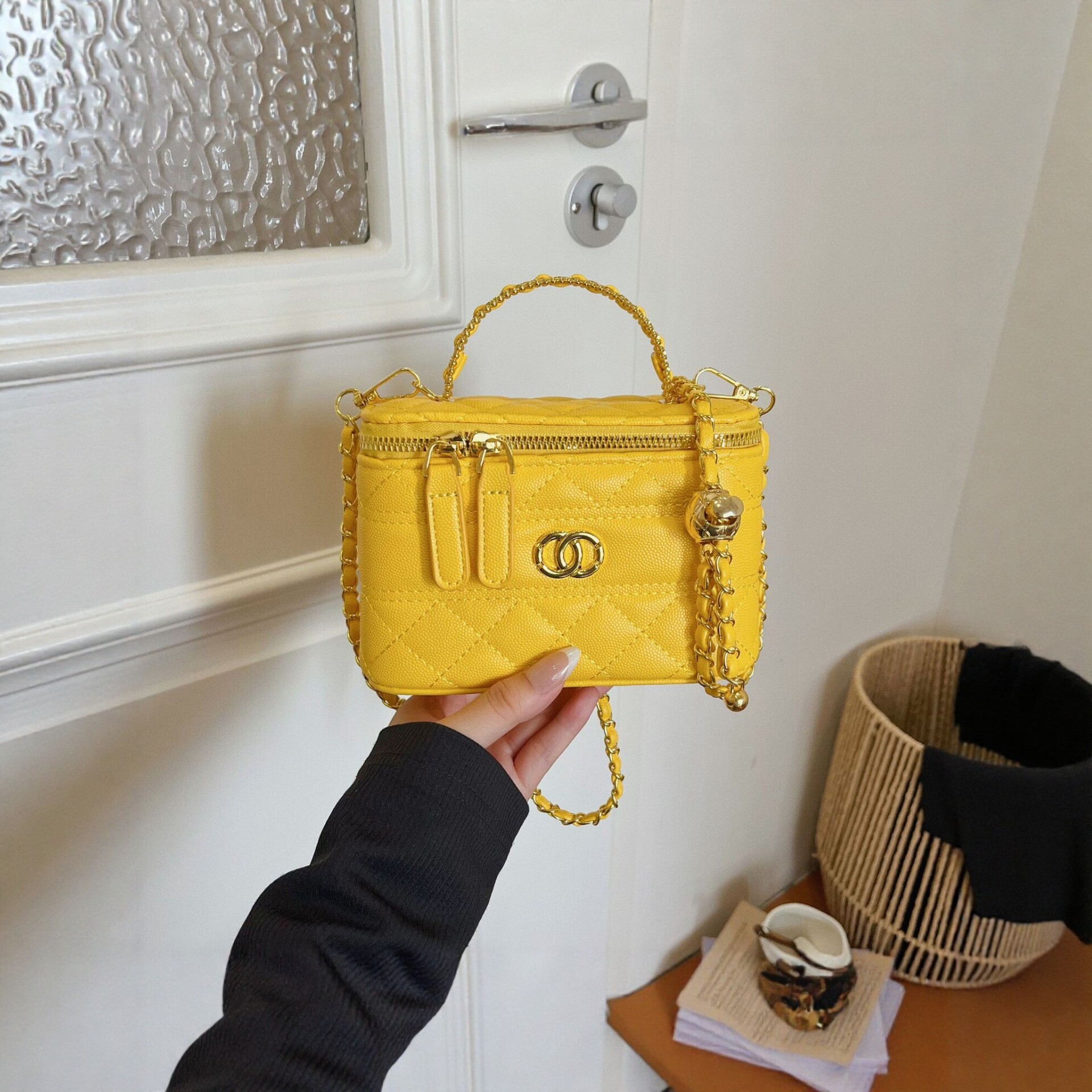 Women Small Box Crossbody Bag, PU Leather Quilted Chain Shoulder Bag with Embroidery, Mini Square Handbag for Daily Wear