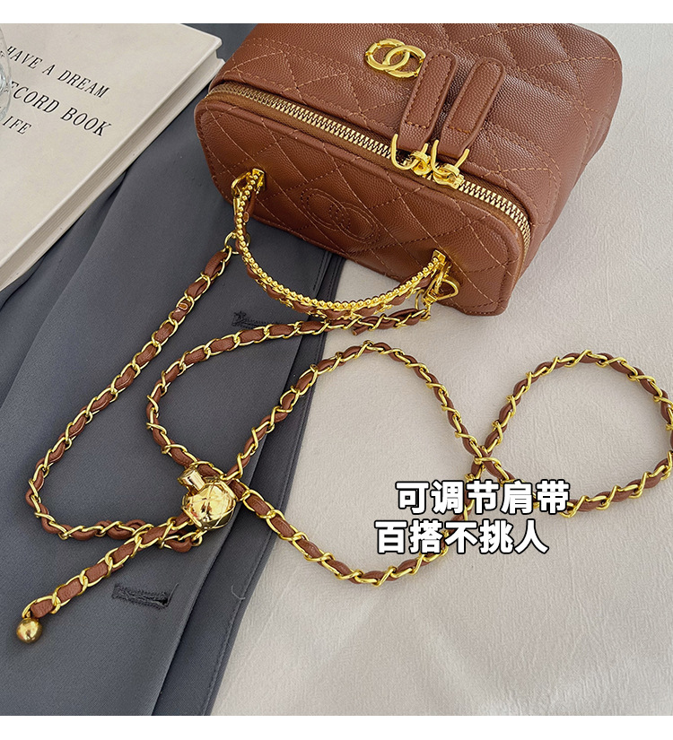 Women Small Box Crossbody Bag, PU Leather Quilted Chain Shoulder Bag with Embroidery, Mini Square Handbag for Daily Wear