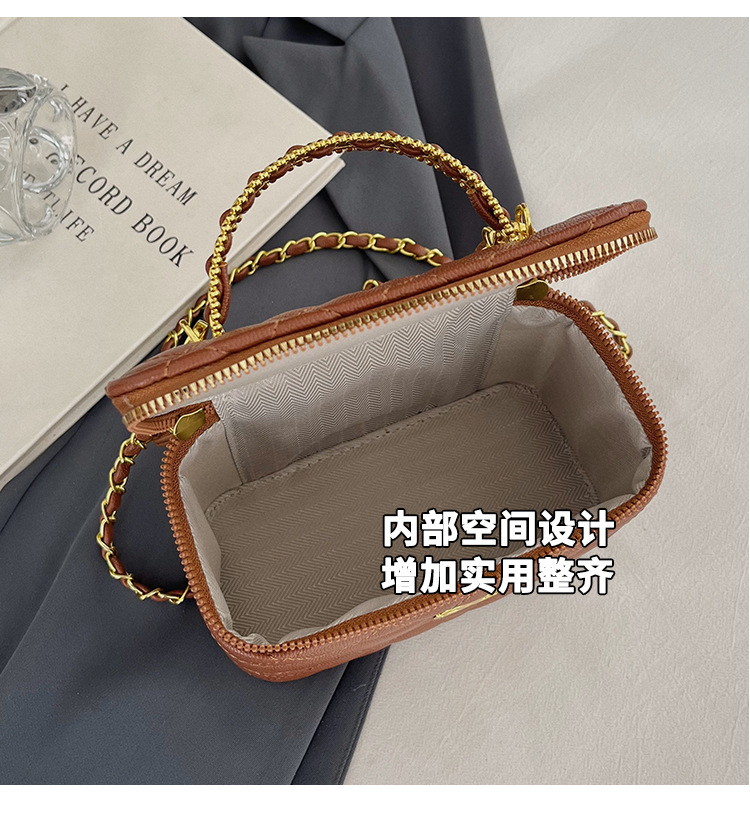 Women Small Box Crossbody Bag, PU Leather Quilted Chain Shoulder Bag with Embroidery, Mini Square Handbag for Daily Wear