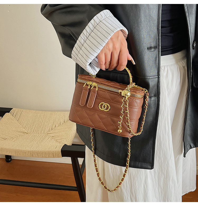 Women Small Box Crossbody Bag, PU Leather Quilted Chain Shoulder Bag with Embroidery, Mini Square Handbag for Daily Wear