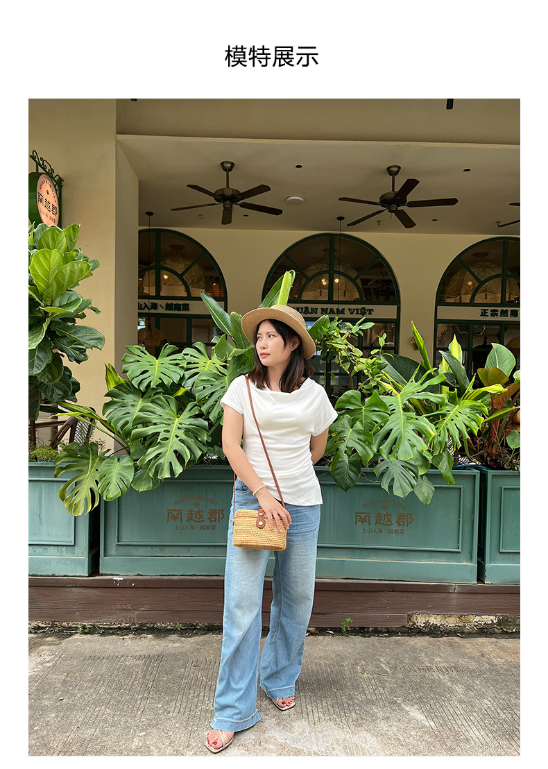 Women's Woven Straw Crossbody Bag, Round Wicker Shoulder Bag with Leather Buckle for Everyday Outfits