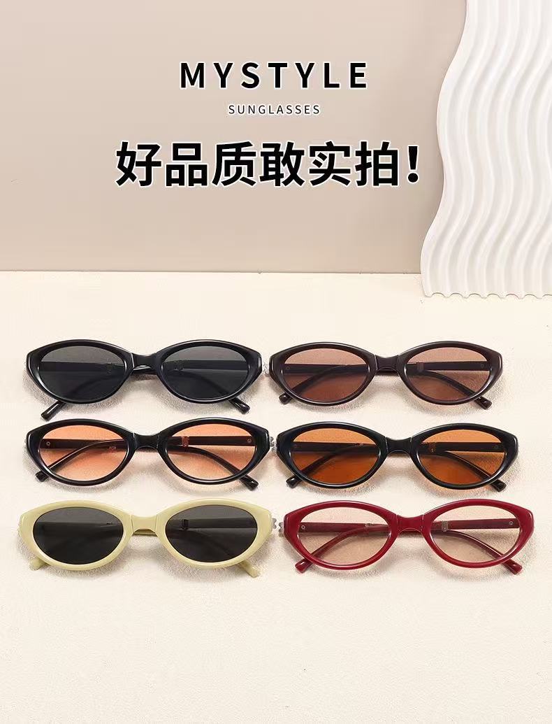 Foldable UV400 Sunglasses for Women, Lightweight Full Frame Sun Glasses for Outdoor Travel and Driving