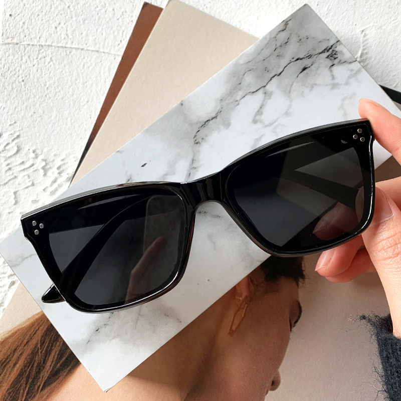 Square Sunglasses for Women, Leopard Print Black Frame UV400 PC Lens Full Frame Shades for Outdoor Travel
