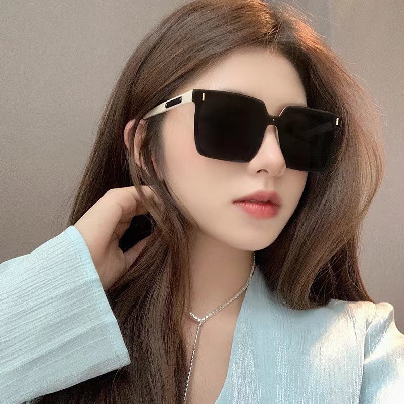 Square Polarized Sunglasses for Men and Women, UV400 Full Frame Black Lens Sun Glasses for Driving and Outdoor