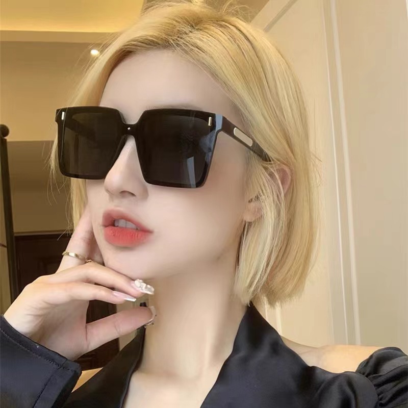 Square Polarized Sunglasses for Men and Women, UV400 Full Frame Black Lens Sun Glasses for Driving and Outdoor