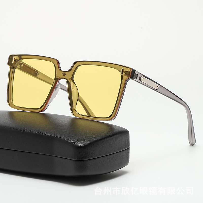 Square Polarized Sunglasses for Men and Women, UV400 Full Frame Black Lens Sun Glasses for Driving and Outdoor