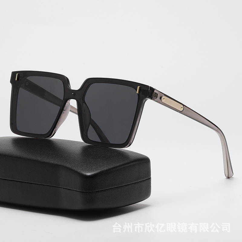 Square Polarized Sunglasses for Men and Women, UV400 Full Frame Black Lens Sun Glasses for Driving and Outdoor